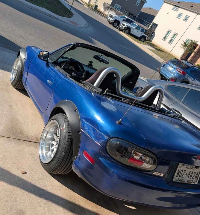 2001 Mazda NB MX-5 Miata - Image 3 of 9
