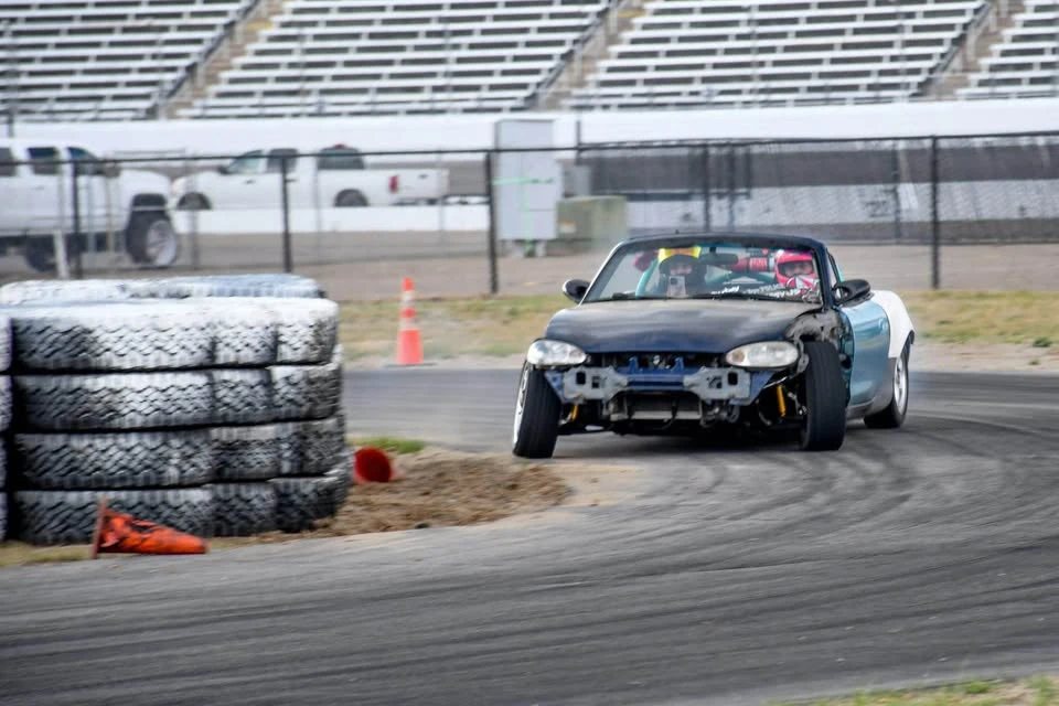 2001 Mazda NB MX-5 Miata - Image 3 of 7