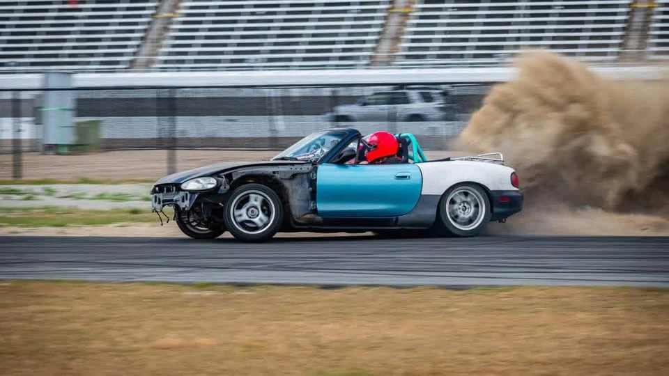 2001 Mazda NB MX-5 Miata - Image 2 of 7
