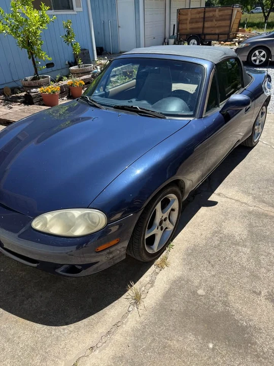 2001 Mazda NB MX-5 Miata - Image 2 of 16