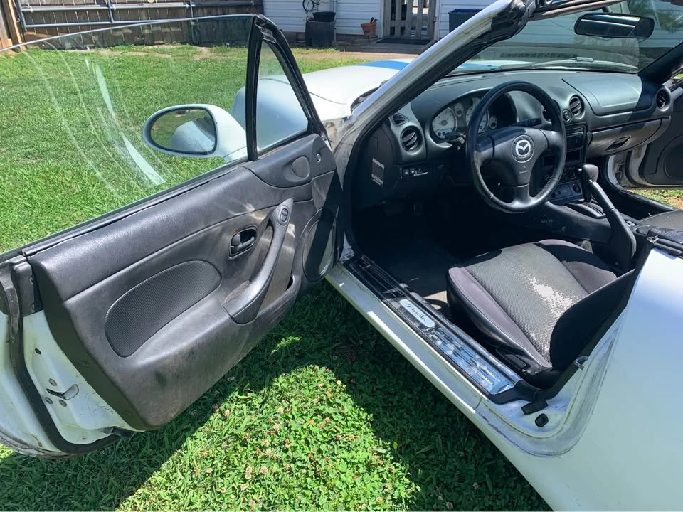 2001 Mazda NB MX-5 Miata - Image 7 of 11