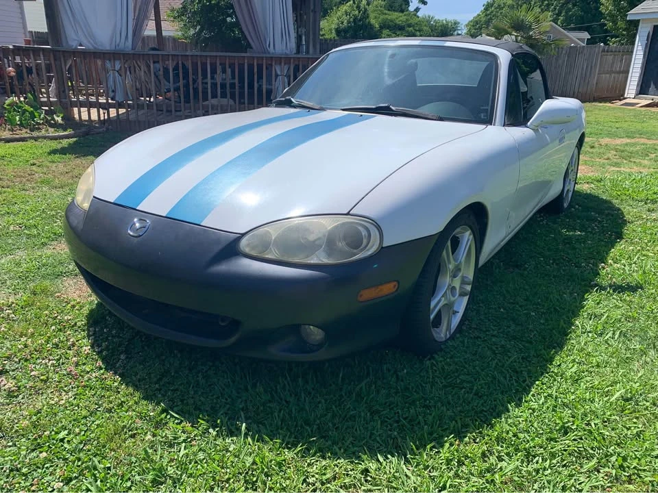 2001 Mazda NB MX-5 Miata - Image 2 of 11