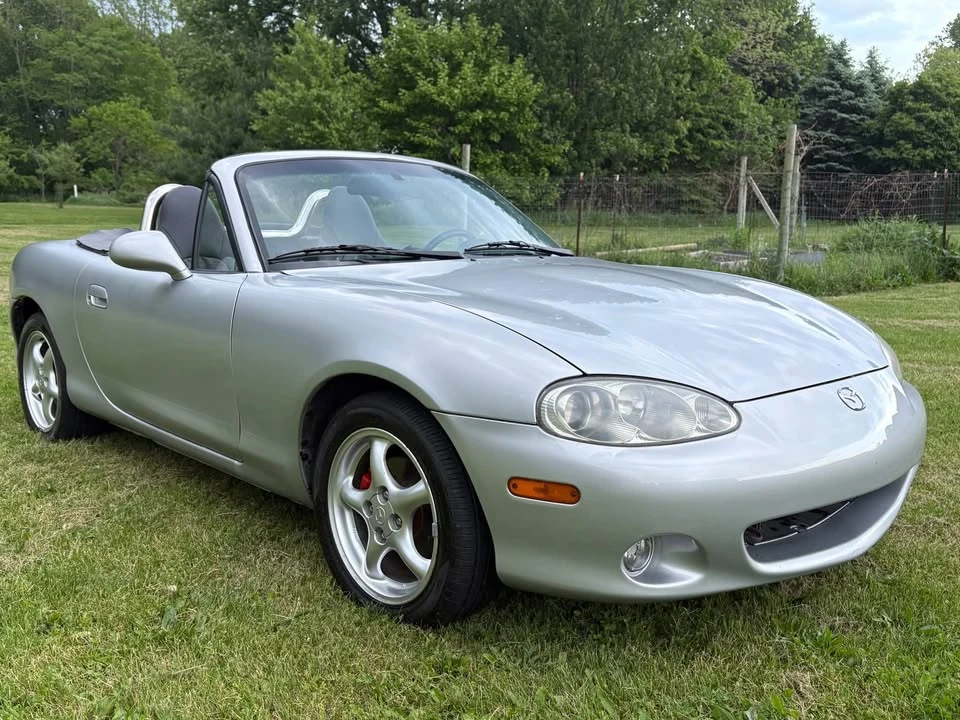 2001 Mazda NB MX-5 Miata - Image 11 of 16