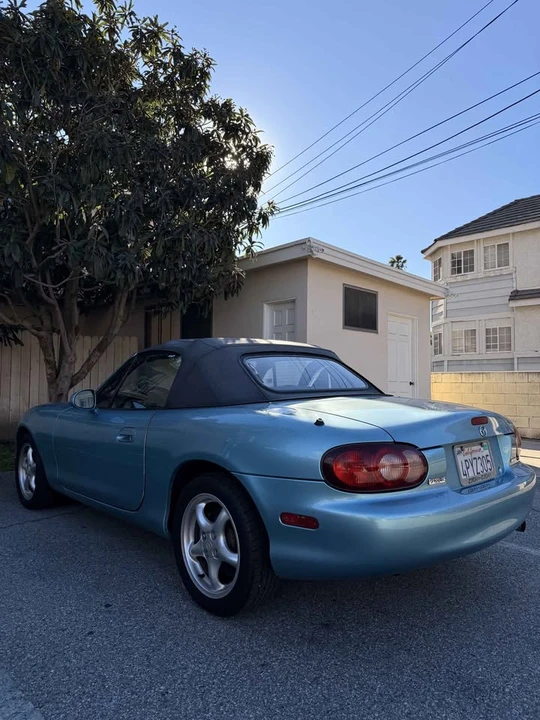 2001 Mazda NB MX-5 Miata - Image 4 of 11