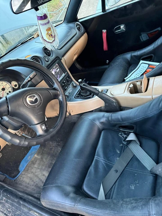 2001 Mazda NB MX-5 Miata - Image 4 of 9