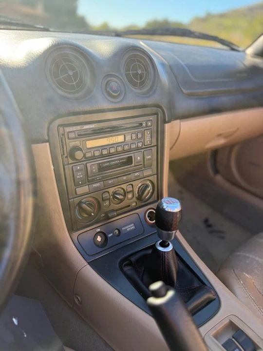 2001 Mazda NB MX-5 Miata - Image 11 of 17
