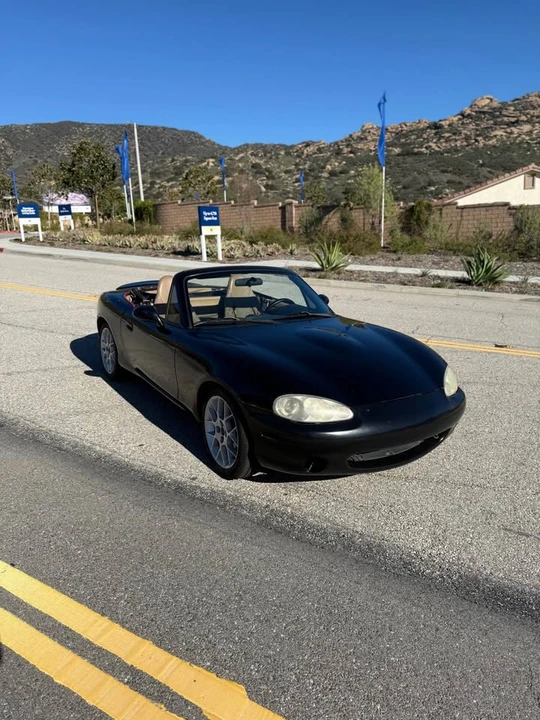2001 Mazda NB MX-5 Miata - Image 5 of 17