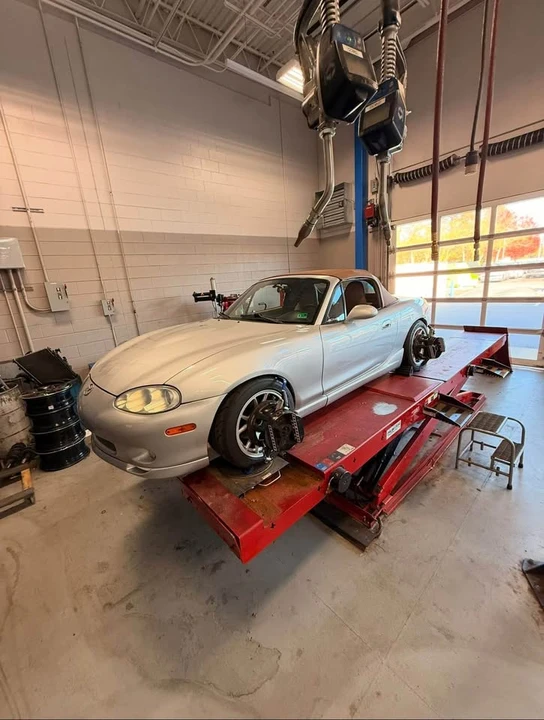 2001 Mazda NB MX-5 Miata - Image 3 of 7