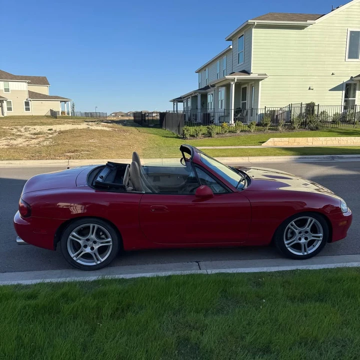 2001 Mazda NB MX-5 Miata - Image 2 of 11