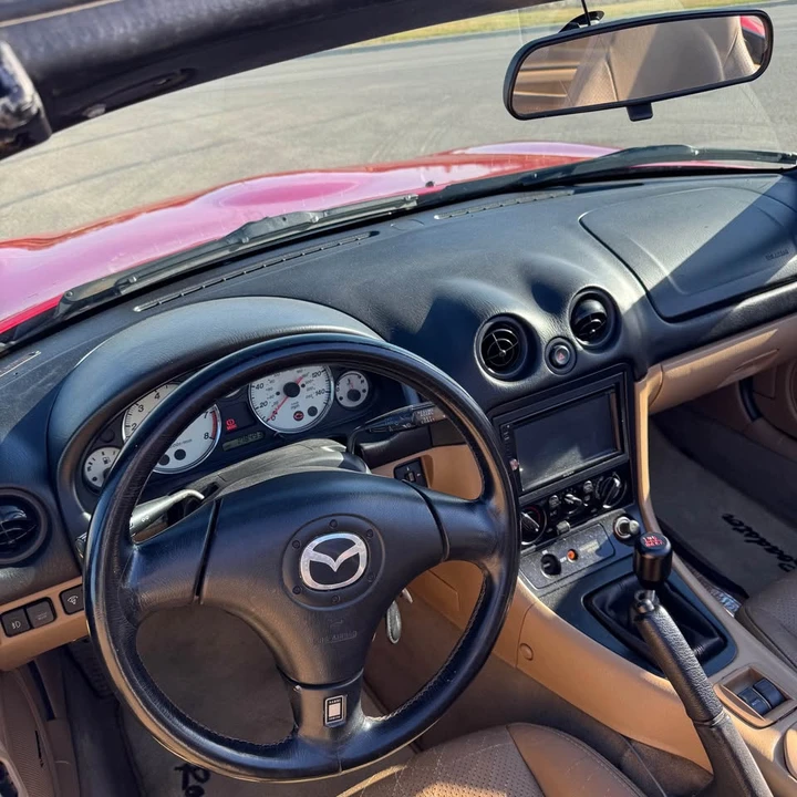 2001 Mazda NB MX-5 Miata - Image 8 of 11