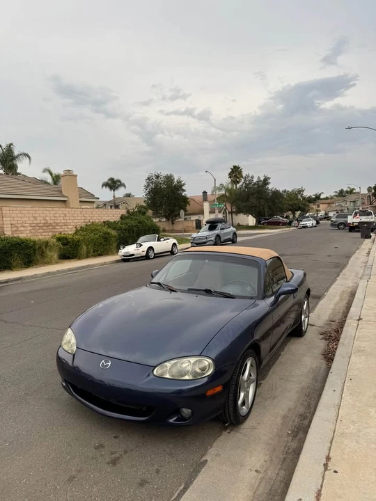 2001 Mazda NB MX-5 Miata - Image 2 of 2