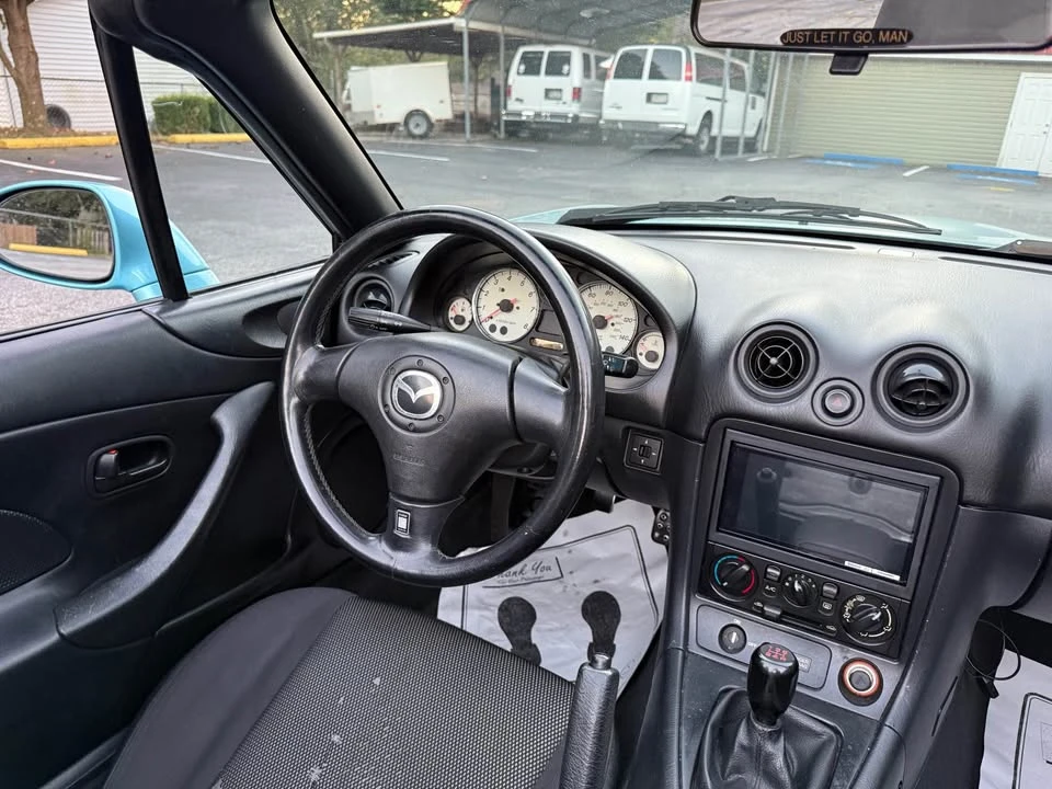 2001 Mazda NB MX-5 Miata - Image 9 of 18