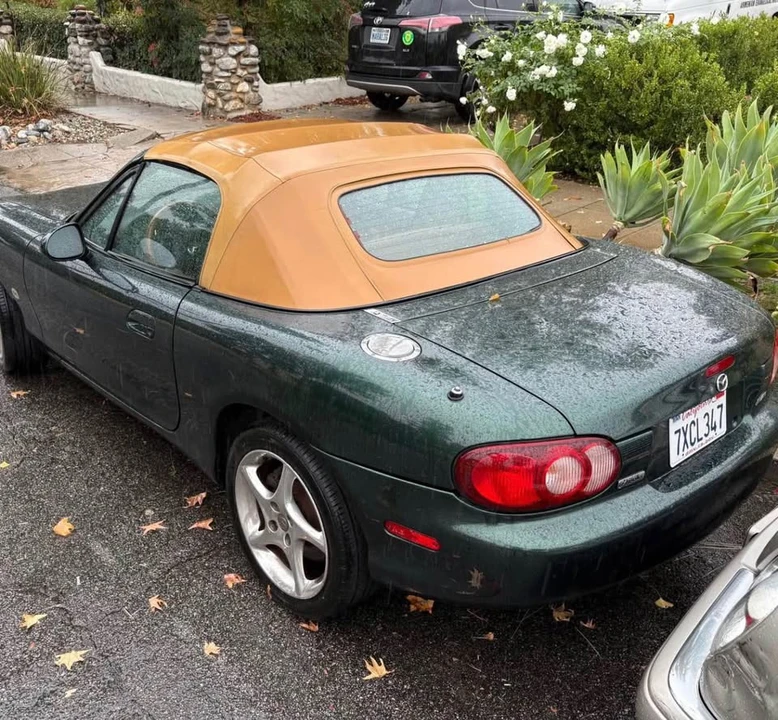 2001 Mazda NB MX-5 Miata - Image 2 of 11