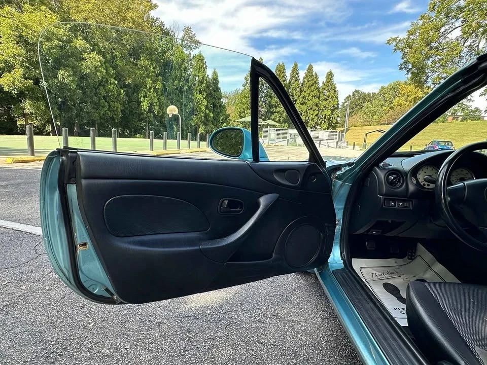 2001 Mazda NB MX-5 Miata - Image 15 of 16