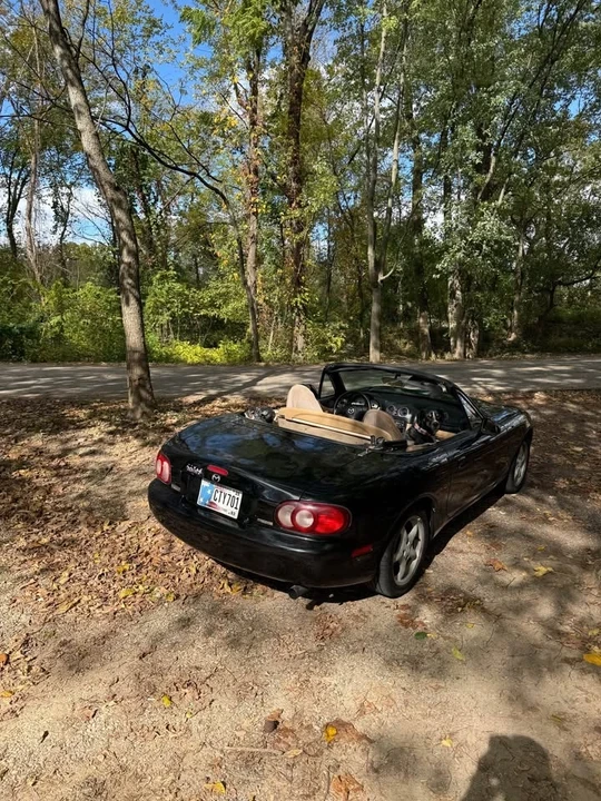 2001 Mazda NB MX-5 Miata - Image 3 of 11