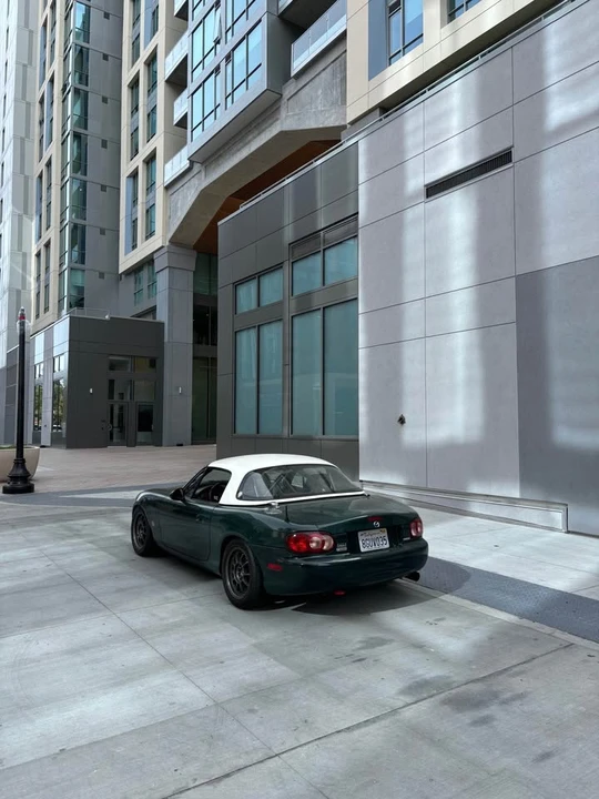 2001 Mazda NB MX-5 Miata - Image 2 of 10