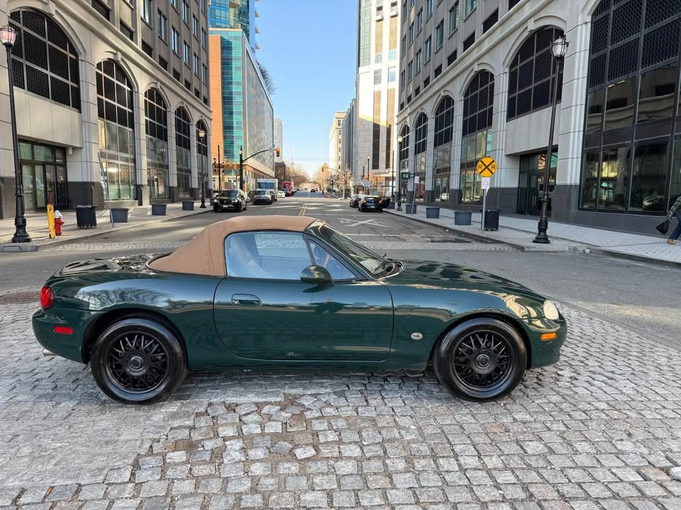 2001 Mazda NB MX-5 Miata - Image 4 of 20