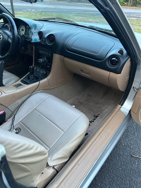 2001 Mazda NB MX-5 Miata - Image 16 of 20