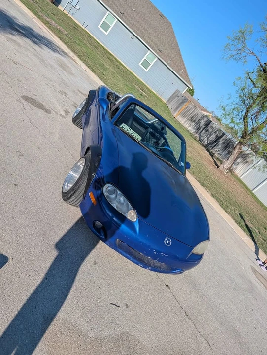 2001 Mazda NB MX-5 Miata - Image 2 of 9