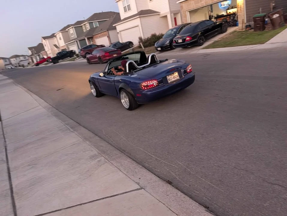 2001 Mazda NB MX-5 Miata - Image 9 of 9