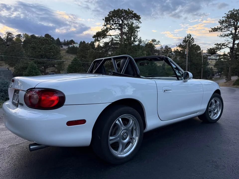 2001 Mazda NB MX-5 Miata - Image 5 of 16