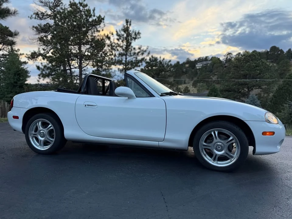 2001 Mazda NB MX-5 Miata - Image 3 of 16