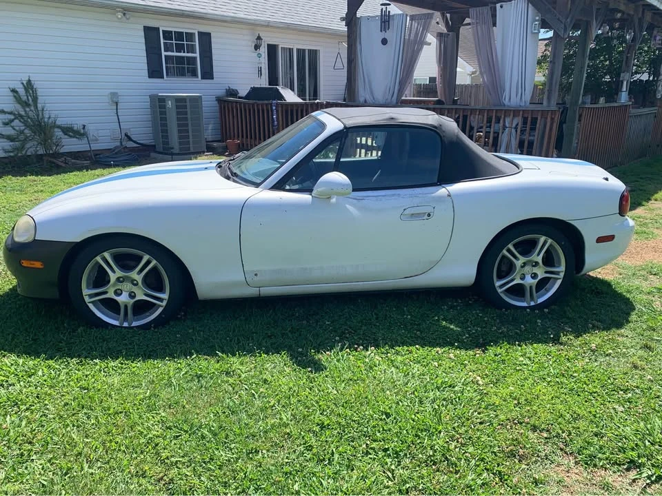 2001 Mazda NB MX-5 Miata - Image 4 of 11
