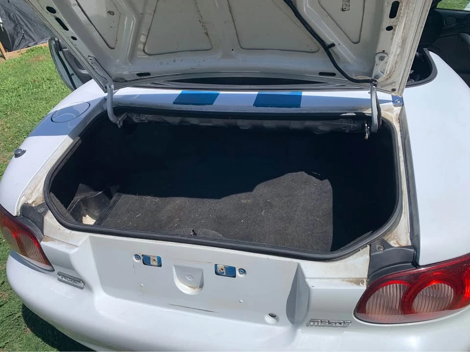 2001 Mazda NB MX-5 Miata - Image 8 of 11