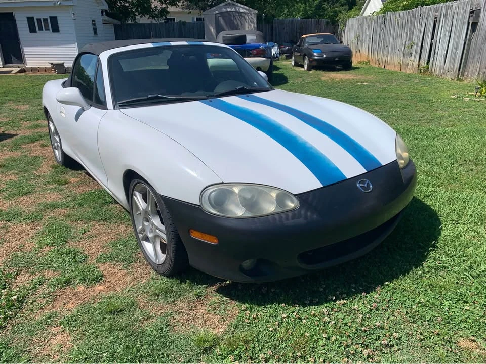 2001 Mazda NB MX-5 Miata - Image 2 of 11