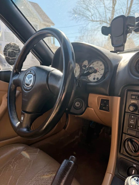 2001 Mazda NB MX-5 Miata - Image 10 of 12