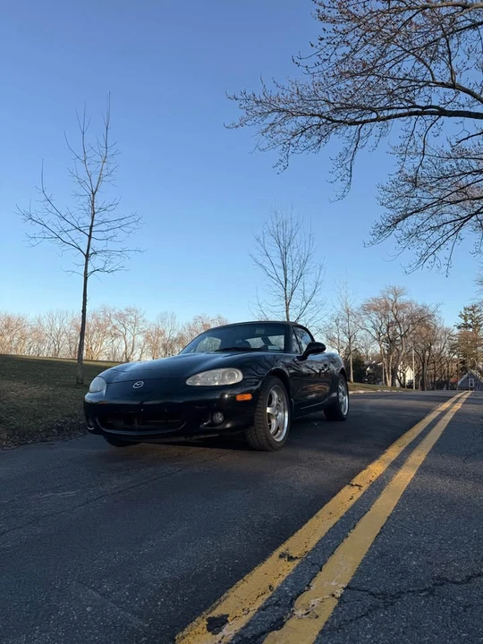 2001 Mazda NB MX-5 Miata - Image 4 of 12