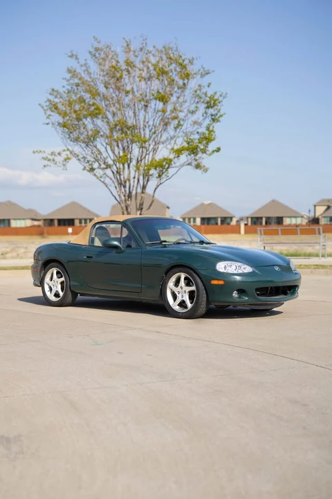 2001 Mazda NB MX-5 Miata - Image 2 of 11