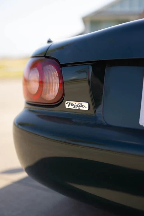 2001 Mazda NB MX-5 Miata - Image 8 of 11