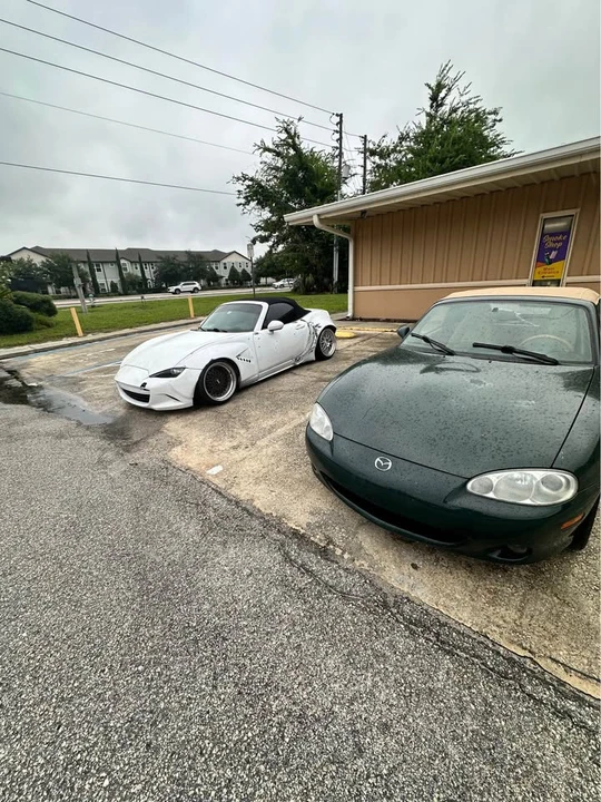 2001 Mazda NB MX-5 Miata - Image 5 of 8
