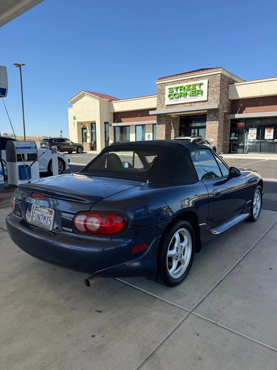 2001 Mazda NB MX-5 Miata - Image 4 of 16