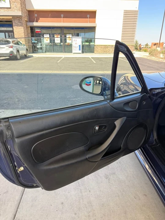 2001 Mazda NB MX-5 Miata - Image 5 of 16