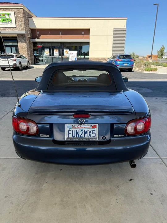 2001 Mazda NB MX-5 Miata - Image 3 of 16