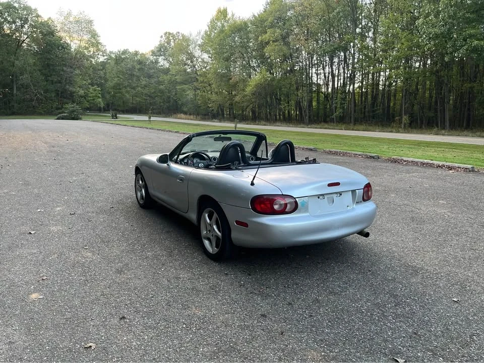 2001 Mazda NB MX-5 Miata - Image 3 of 16