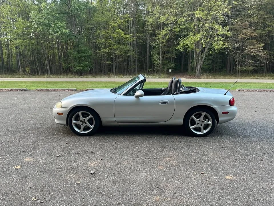 2001 Mazda NB MX-5 Miata - Image 2 of 16