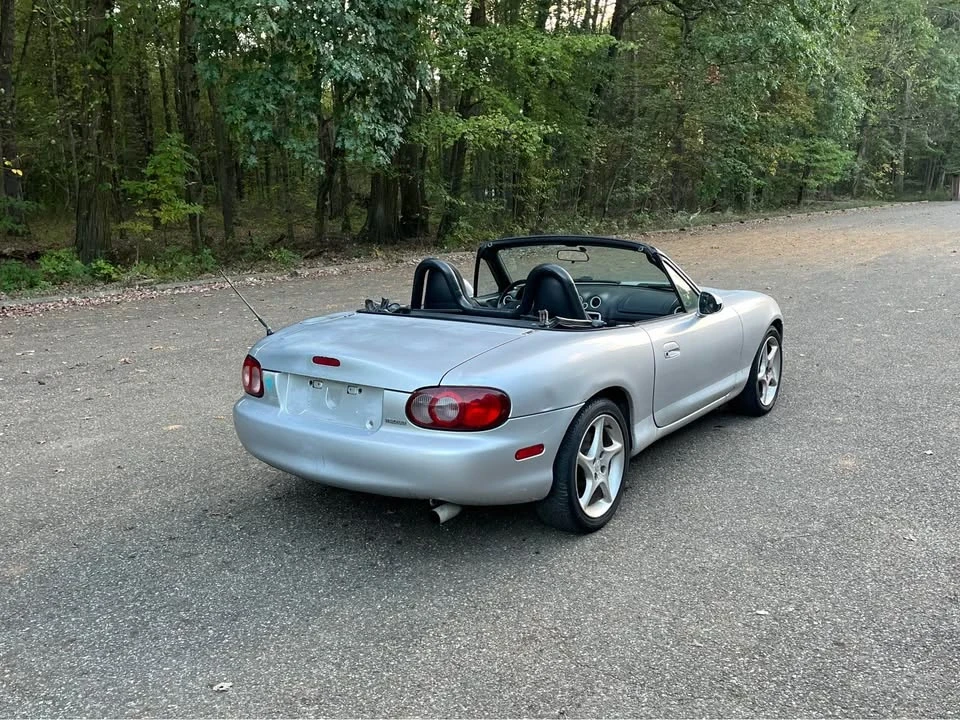 2001 Mazda NB MX-5 Miata - Image 5 of 16