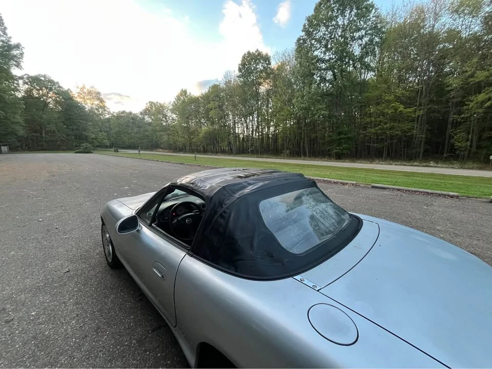 2001 Mazda NB MX-5 Miata - Image 13 of 16