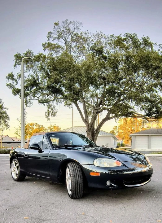 2001 Mazda NB MX-5 Miata - Image 2 of 15