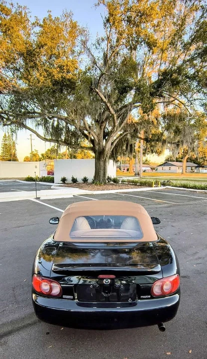 2001 Mazda NB MX-5 Miata - Image 4 of 15