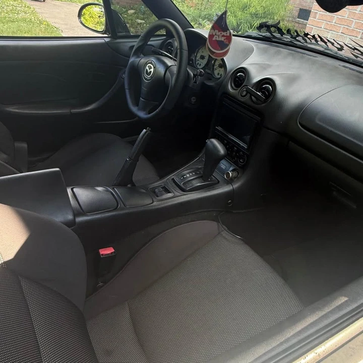 2001 Mazda NB MX-5 Miata - Image 8 of 12