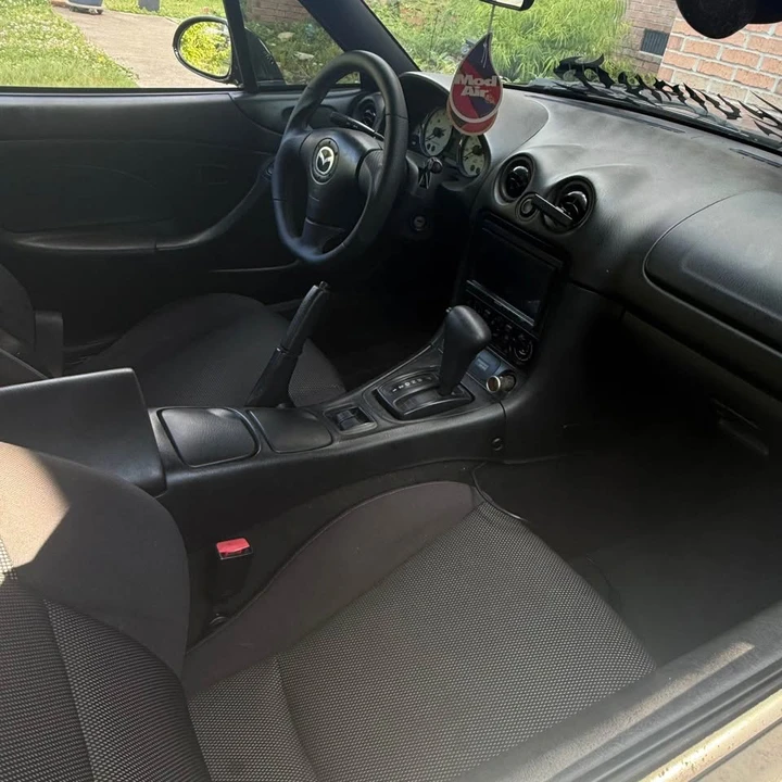 2001 Mazda NB MX-5 Miata - Image 5 of 12