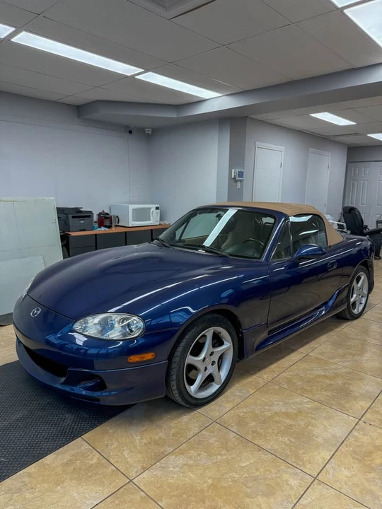 2001 Mazda NB MX-5 Miata - Image 2 of 15