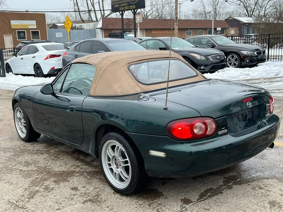 2001 Mazda NB MX-5 Miata - Image 3 of 17