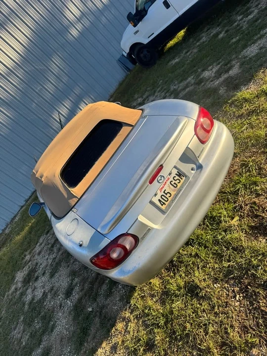 2001 Mazda NB MX-5 Miata - Image 7 of 8