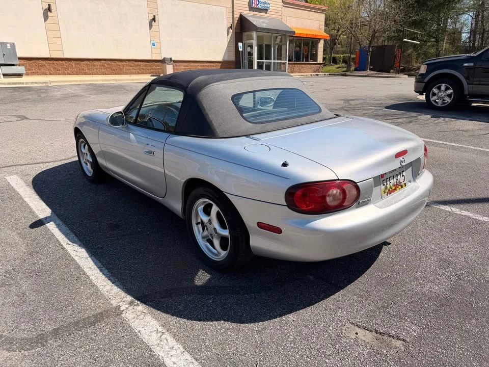 2001 Mazda NB MX-5 Miata - Image 6 of 9