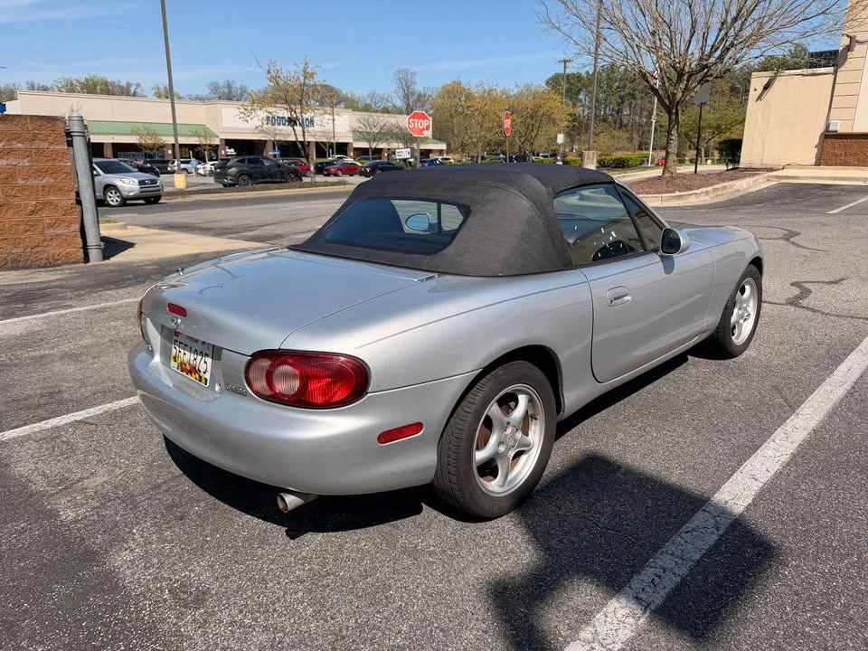 2001 Mazda NB MX-5 Miata - Image 5 of 9
